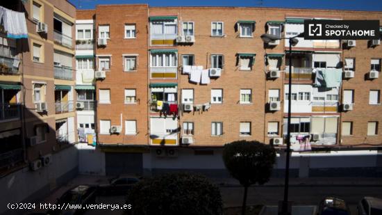 Habitación luminosa en alquiler en apartamento de 3 dormitorios en Getafe - MADRID