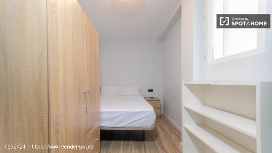 Piso de 3 habitaciones en alquiler a estudiantes en L'Amistat - VALENCIA