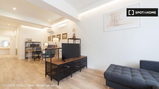 Apartamento de 2 dormitorios en alquiler en Atocha, Madrid - MADRID