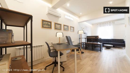 Apartamento de 2 dormitorios en alquiler en Atocha, Madrid - MADRID