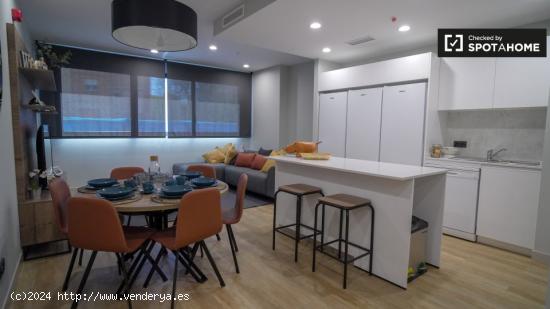 Alquiler de habitaciones en Coliving de 6 dormitorios en Sevilla - SEVILLA