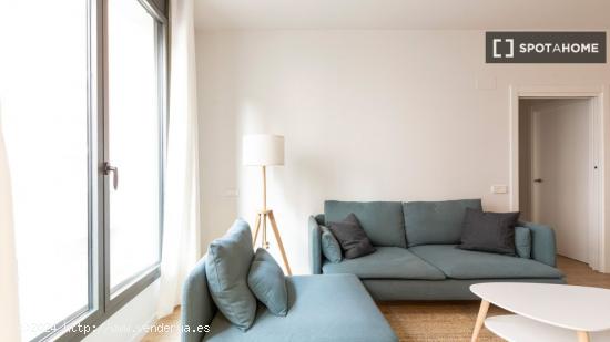 Moderno apartamento amueblado y equipado a un paso del metro en Poblenou - BARCELONA