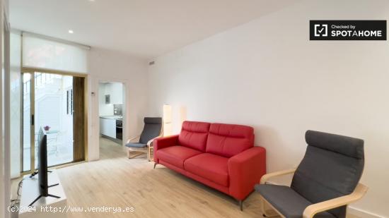 Habitaciones para mujeres en alquiler en piso de 5 habitaciones en La Sagrada Família - BARCELONA