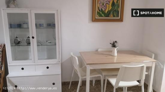 Apartamento de 2 dormitorios en alquiler en En Corts, Valencia - VALENCIA