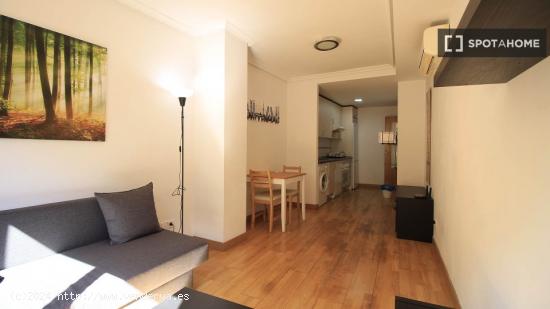 Piso de 1 habitación en alquiler en Valdeaceder - MADRID