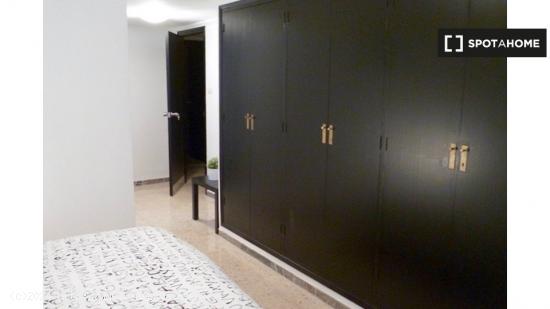 Habitación en piso compartido en Arrabal, Zaragoza - ZARAGOZA