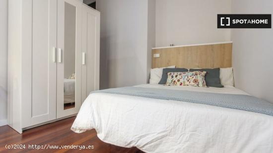 Espléndida habitación en Valencia - VALENCIA