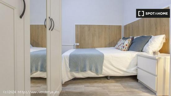 Fantástica habitación con baño privado en Valencia - VALENCIA