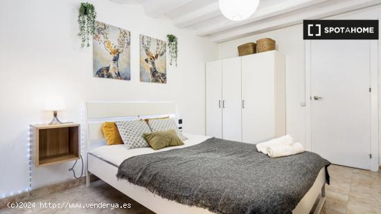 ¡Habitaciones en alquiler en un apartamento de 5 habitaciones en Barcelona! - BARCELONA