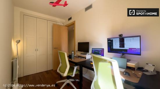 Habitación en piso compartido en barcelona. - BARCELONA