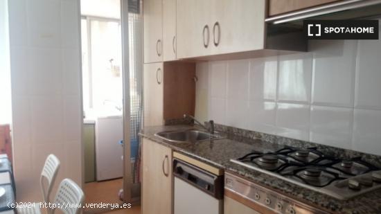 Amplia Habitación Doble en piso compartido Valencia - VALENCIA