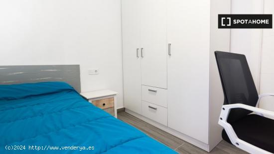 Habitación en piso compartido en Nervion, Sevilla - SEVILLA