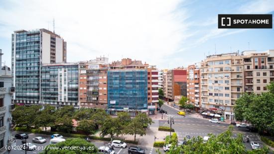 Piso de 3 dormitorios en alquiler en La Roqueta - VALENCIA