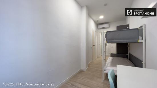 Habitación doble compartida en residencia de estudiantes para alquilar en Barcelona - BARCELONA