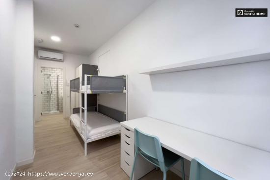  Habitación doble compartida en residencia de estudiantes para alquilar en Barcelona - BARCELONA 