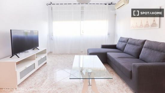 Habitación en piso compartido en Rochelambert, Sevilla - SEVILLA