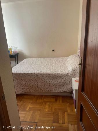  Se alquilan habitaciones para mujeres en piso de 2 habitaciones en Fuente Del Berro - MADRID 