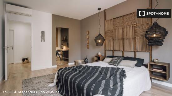 Apartamento de 3 dormitorios en alquiler en Barcelona - BARCELONA