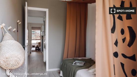 Apartamento de 3 dormitorios en alquiler en Barcelona - BARCELONA