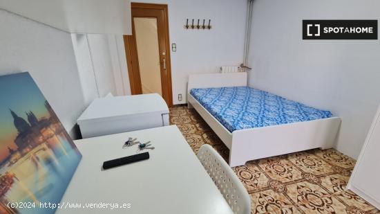 Habitación en piso compartido en Delicias, Zaragoza - ZARAGOZA