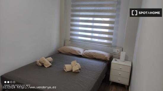 Habitaciones para alquilar en apartamento de 3 dormitorios en Valencia - VALENCIA