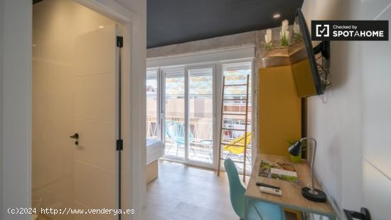 Alquiler de habitaciones en piso de 6 habitaciones en Valencia - VALENCIA