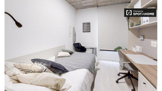 Se alquila habitación en Extramurs, Valencia - VALENCIA