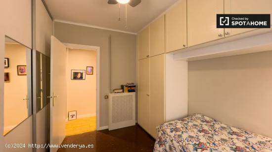 Habitación en piso compartido en barcelona. - BARCELONA