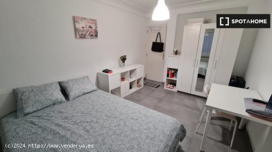 Habitación en piso compartido en Zaragoza - ZARAGOZA