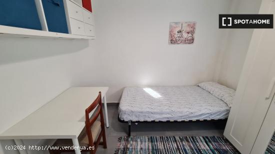 Habitación en piso compartido en Zaragoza - ZARAGOZA