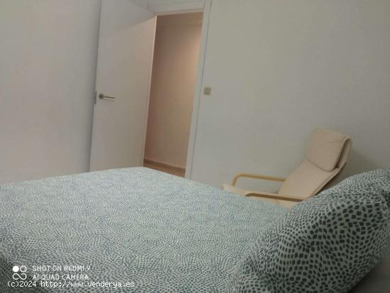  Bonito dormitorio en Valencia - VALENCIA 