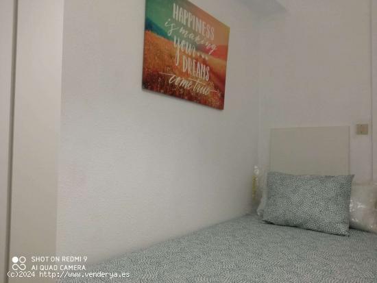  Bonito dormitorio en Valencia - VALENCIA 