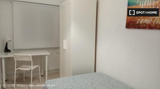 Bonito dormitorio en Valencia - VALENCIA