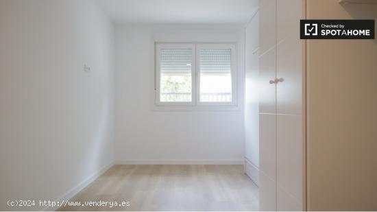 Alquiler de habitaciones en apartamento de 6 dormitorios en Lucero - MADRID