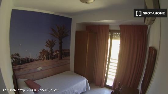 Habitación en piso compartido en Port de Sagunt - VALENCIA