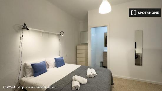 ¡Habitaciones en alquiler en un apartamento de 7 habitaciones en Barcelona! - BARCELONA