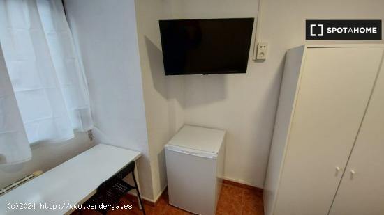 Habitación en piso compartido en Zaragoza - ZARAGOZA