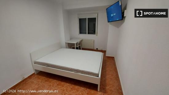 Habitación en piso compartido en Zaragoza - ZARAGOZA