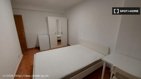 Habitación en piso compartido en Zaragoza - ZARAGOZA