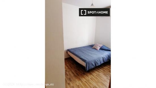 Se alquila habitación en piso de 4 dormitorios en Prosperidad - MADRID