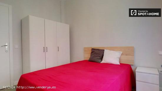 Habitación en alquiler en un apartamento de 5 dormitorios en Salamanca, Madrid - MADRID