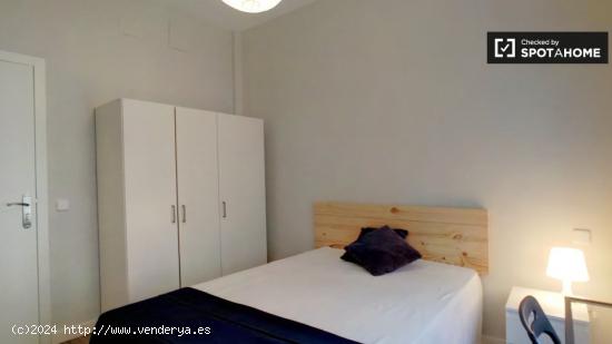 Habitación en alquiler en un apartamento de 5 dormitorios en Salamanca, Madrid - MADRID