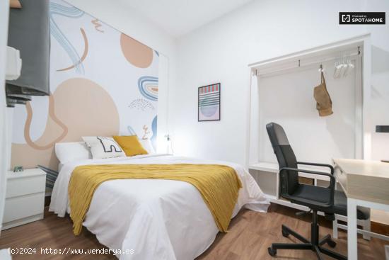 Alquiler de habitaciones en piso de 7 habitaciones en Valencia - VALENCIA