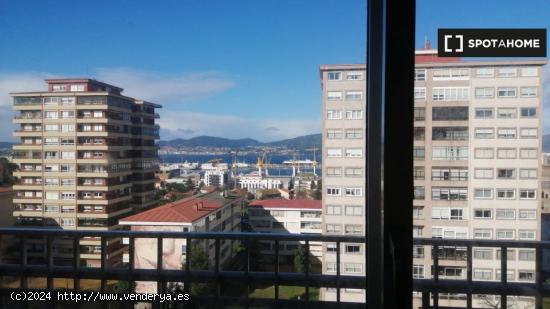 Se alquila habitación con vistas al mar en piso de 3 dormitorios en Vigo - PONTEVEDRA