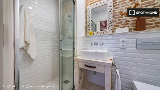 Apartamento entero de 2 dormitorios en Barcelona. - BARCELONA