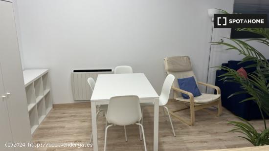 Apartamento de 2 dormitorios en alquiler en Ríos Rosas - MADRID