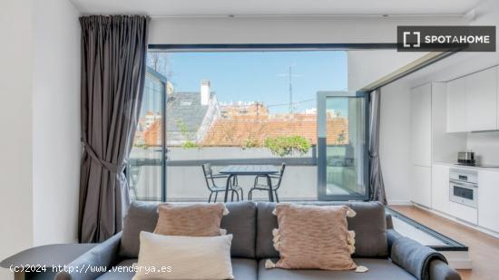 Apartamento de 2 dormitorios en alquiler en Fuente del Berro - MADRID