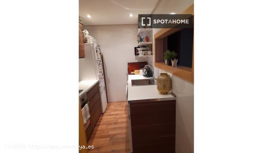 Apartamento de un dormitorio en alquiler en Almagro - MADRID