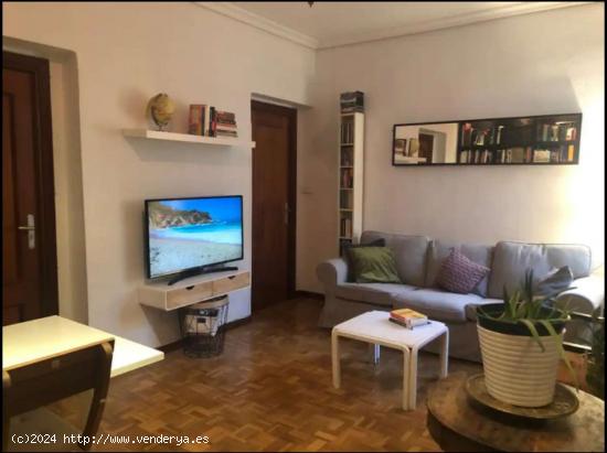  Alquiler de habitaciones en apartamento de 3 dormitorios en Nueva España - MADRID 