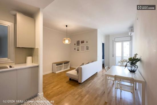  Apartamento de 2 dormitorios en alquiler en Sant Antoni - BARCELONA 